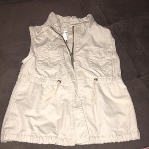 Old Navy khaki vest. Size 3t